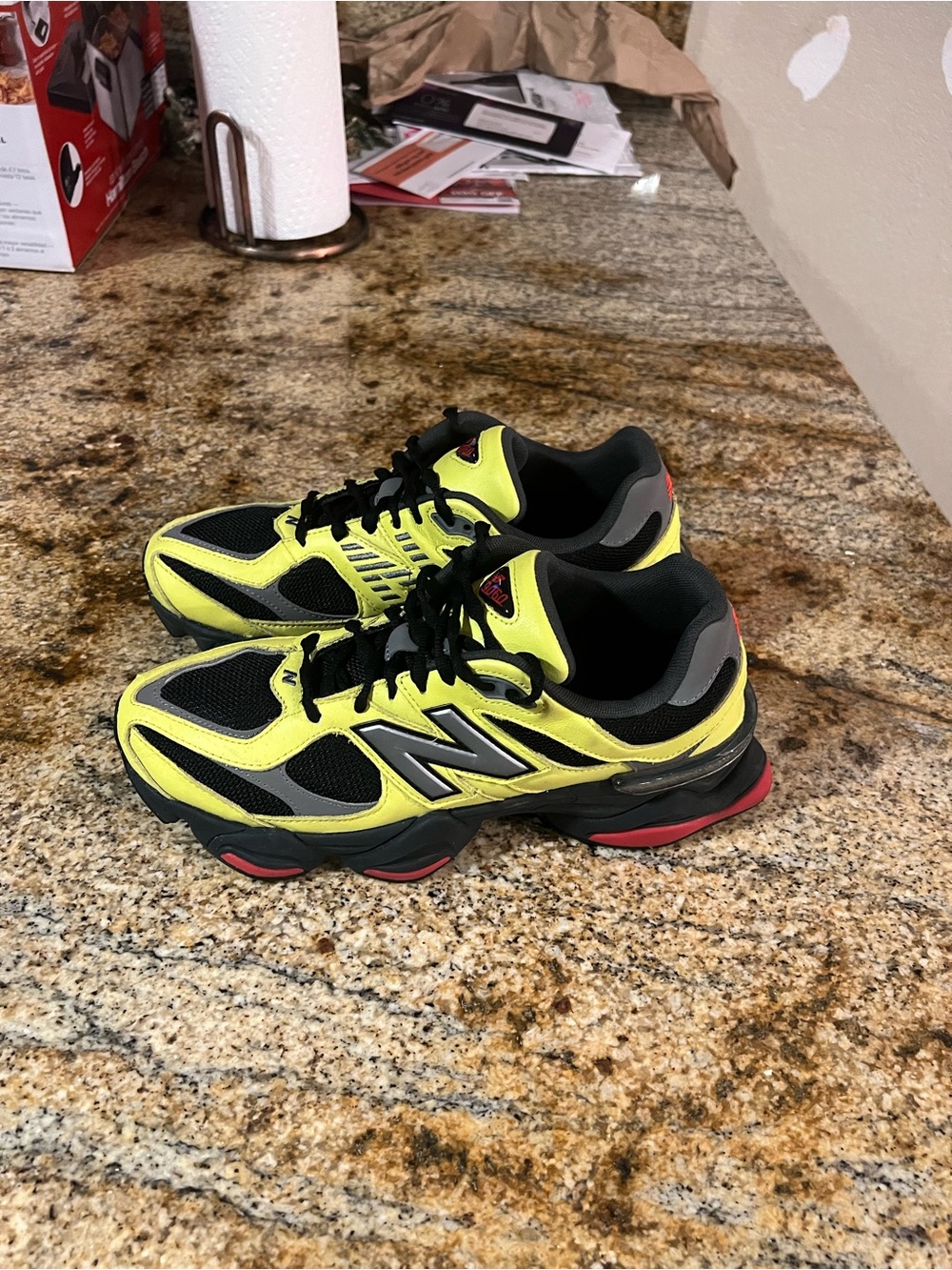 New Balance 9060 “Tea Tree” Neon Yellow Black Men’s Size 10 U9060NRG
